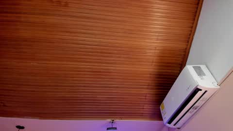 Viiolett online show from September 2025 07:36:01 PM