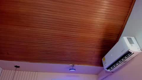 Viiolett online show from September 2025 07:28:01 PM