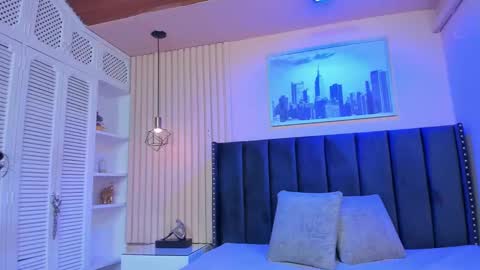 Viiolett online show from September 2025 09:30:01 PM