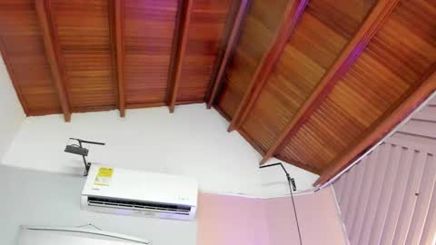 Viiolett online show from November 2025 12:16:02 PM