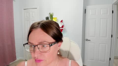Ukrainian-woman online show from December 2024 08:11:01 PM
