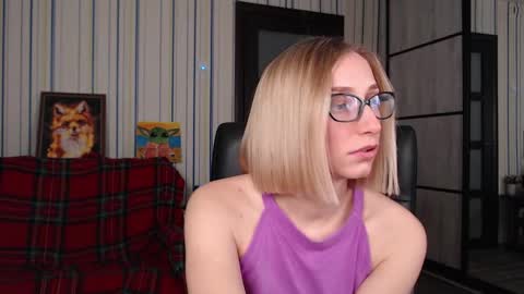 Vika online show from November 2025 12:30:01 AM