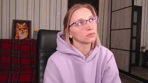 Snapshot of vikaericka chatting on April 2026 05:44:02 PM Vika online show from April 2026 05:44:02 PM