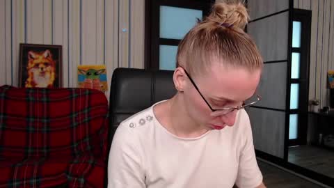 Snapshot of vikaericka chatting on May 2026 10:09:02 AM Vika online show from May 2026 10:09:02 AM