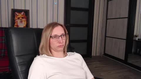 Snapshot of vikaericka chatting on May 2026 12:06:01 AM Vika online show from May 2026 12:06:01 AM