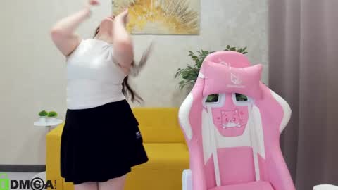 Snapshot of vikijinx chatting on July 2026 12:11:01 PM VikiJinx online show from July 2026 12:11:01 PM