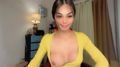 Snapshot of vikkylustfull chatting on August 2026 03:21:02 PM vikkylustfull online show from August 2026 03:21:02 PM