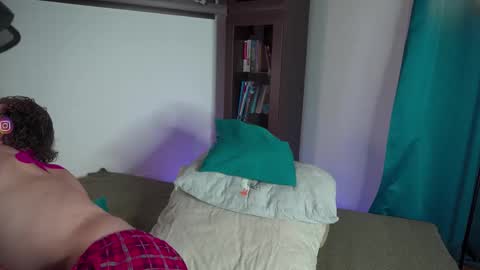 Snapshot of viktor_secret chatting on September 2025 02:22:02 AM fansly VITEKsecret online show from September 2025 02:22:02 AM