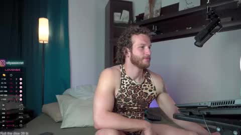 Snapshot of viktor_secret chatting on October 2025 05:36:02 AM fansly VITEKsecret online show from October 2025 05:36:02 AM