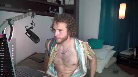 Snapshot of viktor_secret chatting on October 2025 05:17:02 AM fansly VITEKsecret online show from October 2025 05:17:02 AM