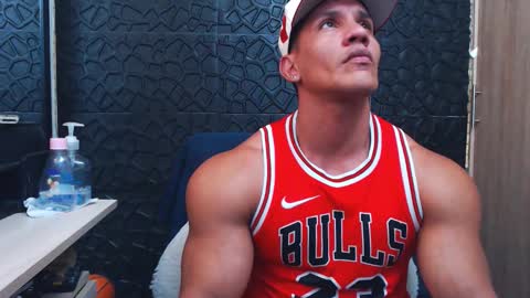 Viktor Herrera online show from November 2025 06:17:01 PM