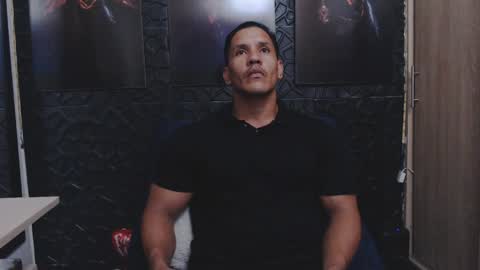 Snapshot of viktorherrera chatting on May 2026 05:01:02 AM Viktor Herrera online show from May 2026 05:01:02 AM