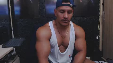 Snapshot of viktorherrera chatting on May 2026 11:54:01 PM Viktor Herrera online show from May 2026 11:54:01 PM