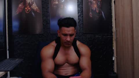 Snapshot of viktorherrera chatting on June 2026 03:55:01 PM Viktor Herrera online show from June 2026 03:55:01 PM