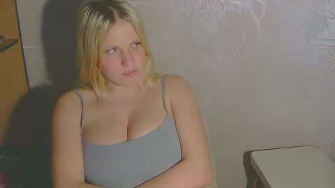 Snapshot of viktoria20502 chatting on December 2025 01:15:01 PM viktoria20502 online show from December 2025 01:15:01 PM