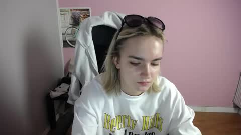 Snapshot of viktoria_lovely chatting on May 2026 06:19:02 AM viktoria_lovely online show from May 2026 06:19:02 AM