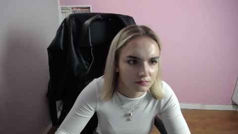 Snapshot of viktoria_lovely chatting on June 2026 10:58:01 AM viktoria_lovely online show from June 2026 10:58:01 AM