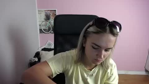 viktoria_lovely online show from July 2026 08:06:01 AM
