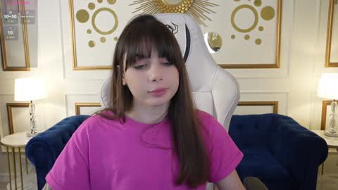 Snapshot of viktoria_storm chatting on December 2024 08:33:01 PM Alisa online show from December 2024 08:33:01 PM