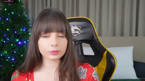 Snapshot of viktoria_storm chatting on December 2024 04:28:02 PM Alisa online show from December 2024 04:28:02 PM