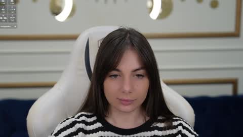 Snapshot of viktoria_storm chatting on January 2025 12:06:02 AM Alisa online show from January 2025 12:06:02 AM