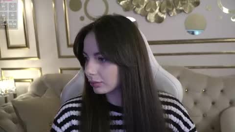 Snapshot of viktoria_storm chatting on February 2025 07:49:01 PM Alisa online show from February 2025 07:49:01 PM