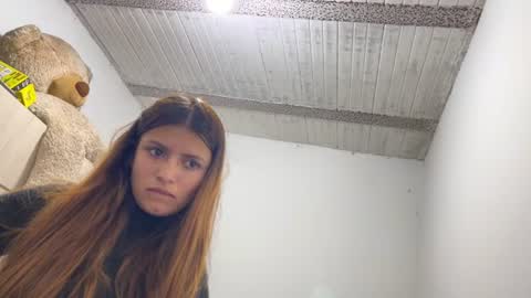 Snapshot of viky_evanss chatting on June 2026 02:16:01 AM viky_evanss online show from June 2026 02:16:01 AM