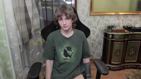 Dimoooooon online show from February 2026 12:18:01 AM