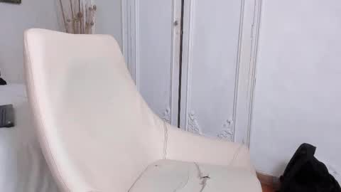 Vincent online show from September 2025 04:23:02 AM