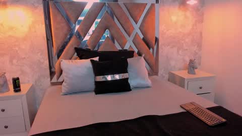 Vincent online show from September 2025 03:52:02 AM