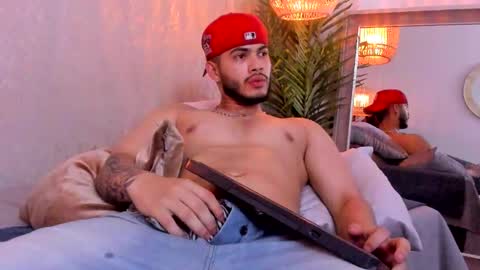 Vincent online show from September 2025 03:43:01 AM