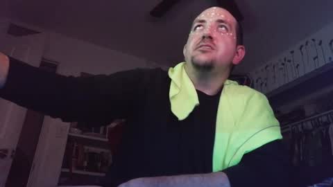 Snapshot of vineatspussnluvsit chatting on October 2025 06:44:01 AM onlyhaveeyes4u online show from October 2025 06:44:01 AM