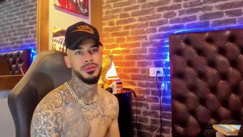 ---Vinzen--- online show from December 2025 09:43:02 PM