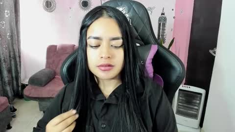 Daniela online show from October 2025 03:40:02 PM