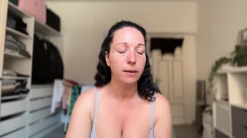 Snapshot of viola_beck chatting on June 2026 08:52:01 AM Vio online show from June 2026 08:52:01 AM