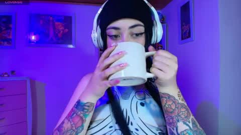 violet online show from April 2026 02:40:02 AM