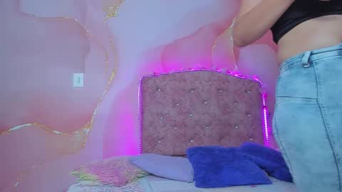 violet__taylor_ online show from October 2025 02:20:01 AM