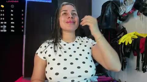 Snapshot of violet_bdsmx chatting on June 2026 10:14:01 PM Kim online show from June 2026 10:14:01 PM