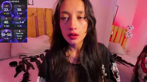 Snapshot of violet_jonesss chatting on July 2026 05:19:02 PM Violet Jones online show from July 2026 05:19:02 PM