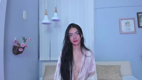 violet_moonligth online show from June 2026 02:06:02 PM