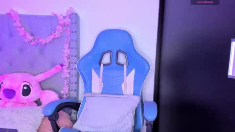  Violet  online show from September 2025 01:33:02 PM