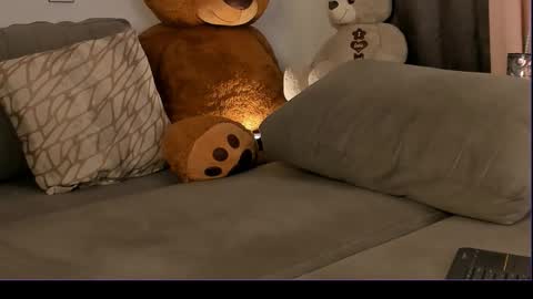 Violet online show from October 2025 12:41:02 AM