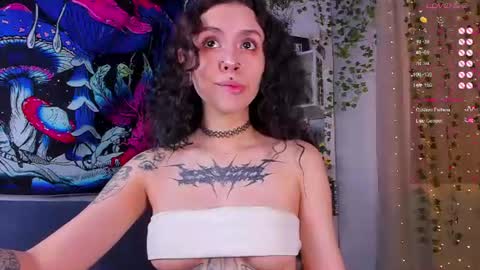 Snapshot of violet_walker7 chatting on June 2026 06:51:01 AM Violet online show from June 2026 06:51:01 AM