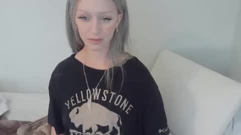 violet_winter97 online show from December 2024 07:10:01 PM