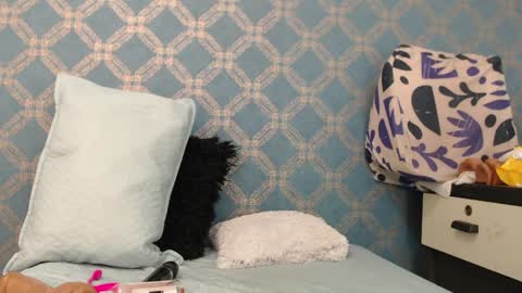 Violeta  online show from December 2024 10:05:01 PM