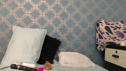 Violeta  online show from December 2024 01:08:01 AM