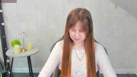 Snapshot of violeta_paul chatting on June 2026 12:57:02 AM Violeta online show from June 2026 12:57:02 AM