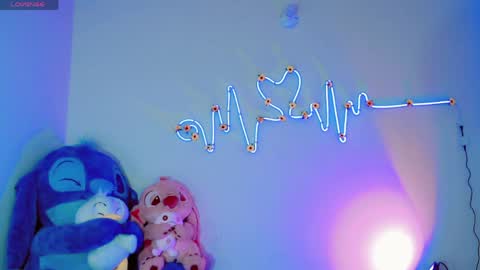 Snapshot of violeta_r_01 chatting on June 2026 05:30:02 AM violeta_r_01 online show from June 2026 05:30:02 AM