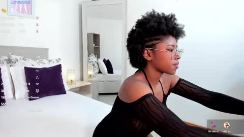 Snapshot of violeta_ruiz_ chatting on February 2025 04:46:01 PM violeta_ruiz_ online show from February 2025 04:46:01 PM