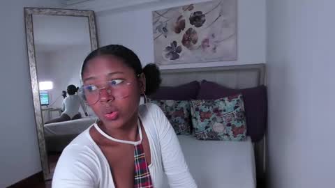Snapshot of violeta_ruiz_ chatting on February 2025 04:57:01 PM violeta_ruiz_ online show from February 2025 04:57:01 PM